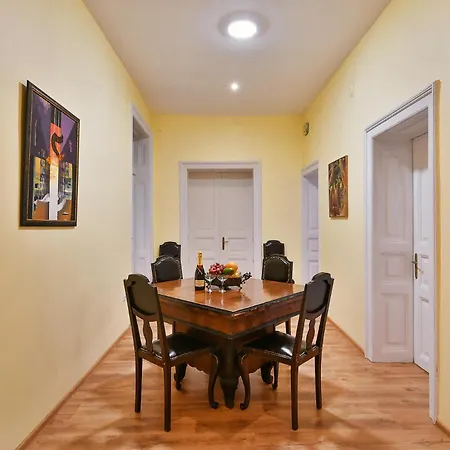 Aposto Center House-6pp Varna
